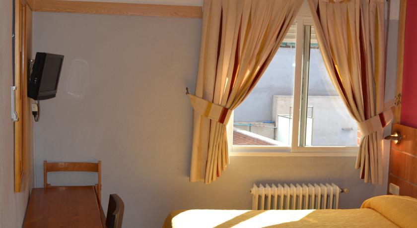 Hostal Don Juan I Alcalá de Henares Habitación foto