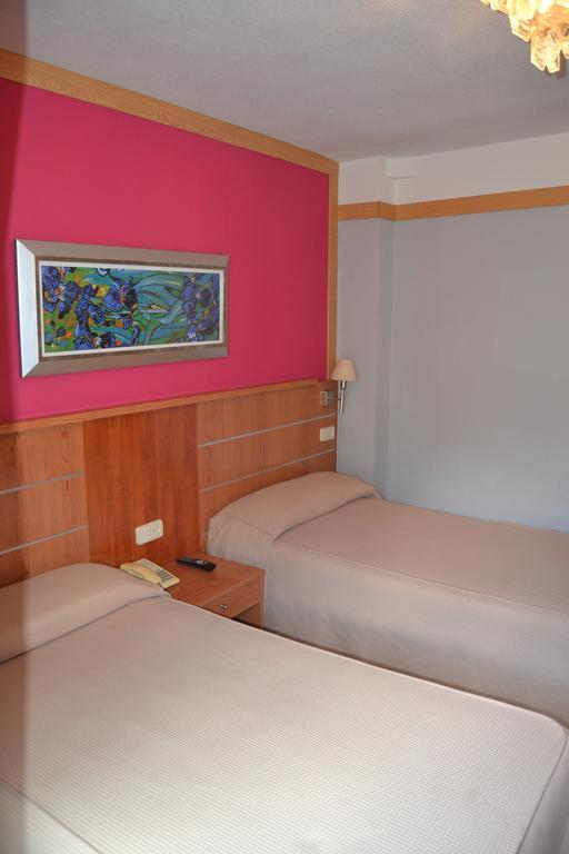 Hostal Don Juan I Alcalá de Henares Habitación foto