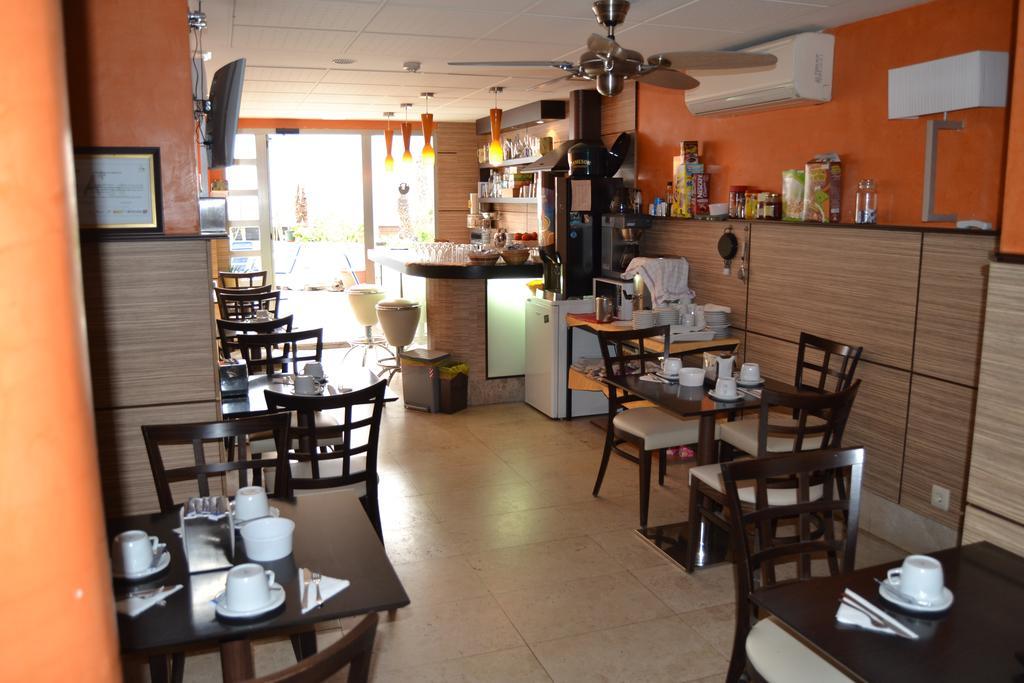 Hostal Don Juan I Alcalá de Henares Habitación foto