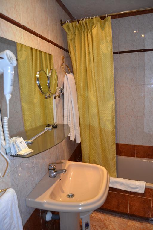 Hostal Don Juan I Alcalá de Henares Habitación foto