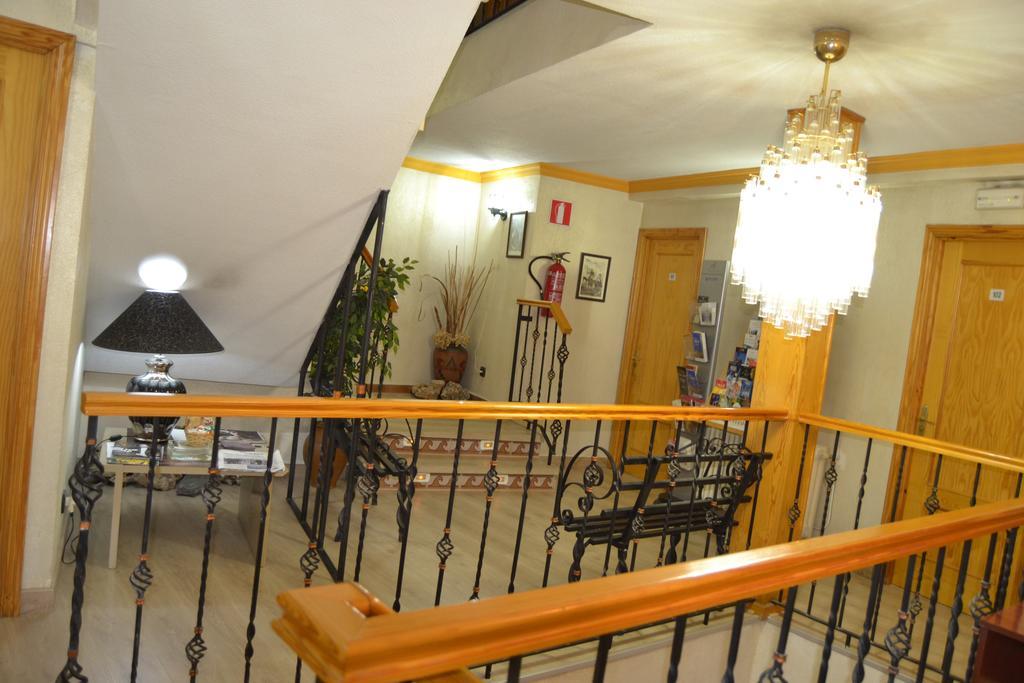 Hostal Don Juan I Alcalá de Henares Exterior foto