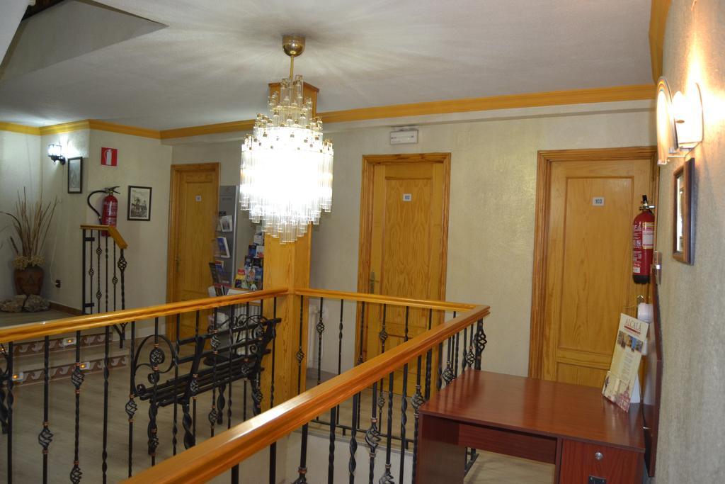 Hostal Don Juan I Alcalá de Henares Exterior foto